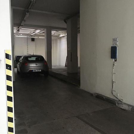 Hotel Purpur Praag Buitenkant foto