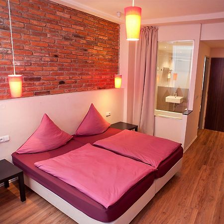 Hotel Purpur Praag Buitenkant foto
