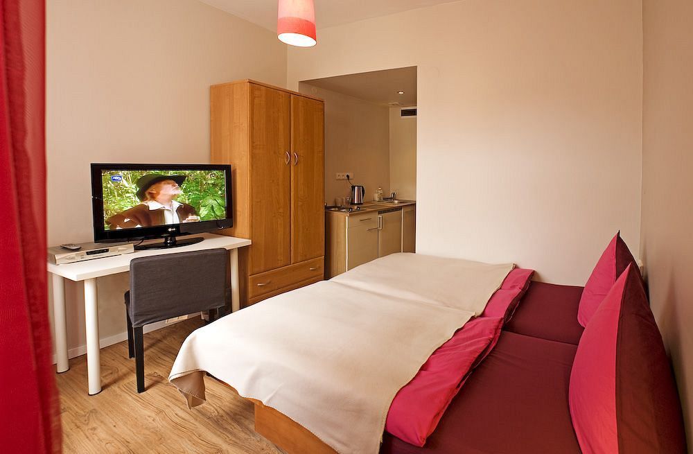 Hotel Purpur Praag Buitenkant foto