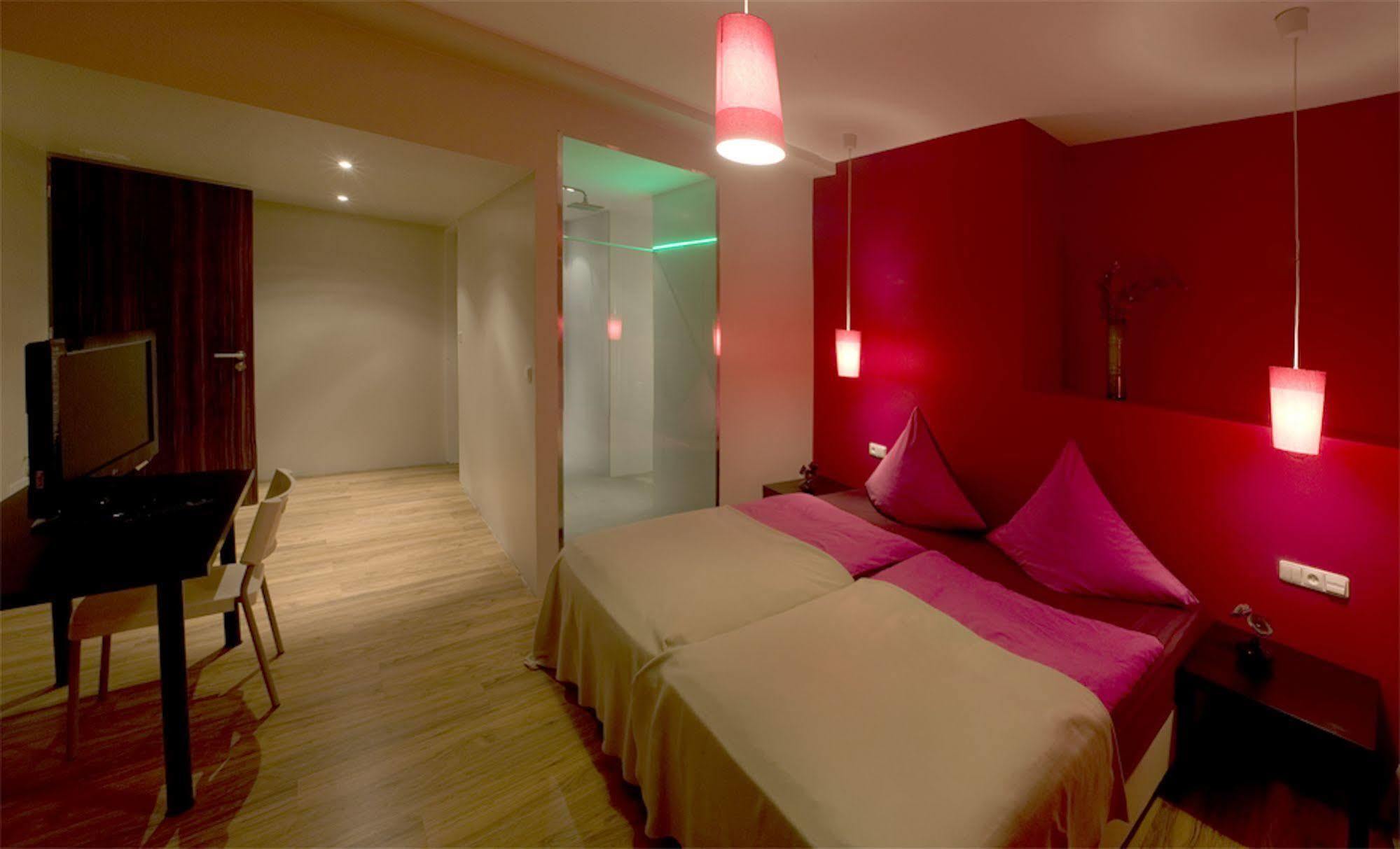 Hotel Purpur Praag Kamer foto