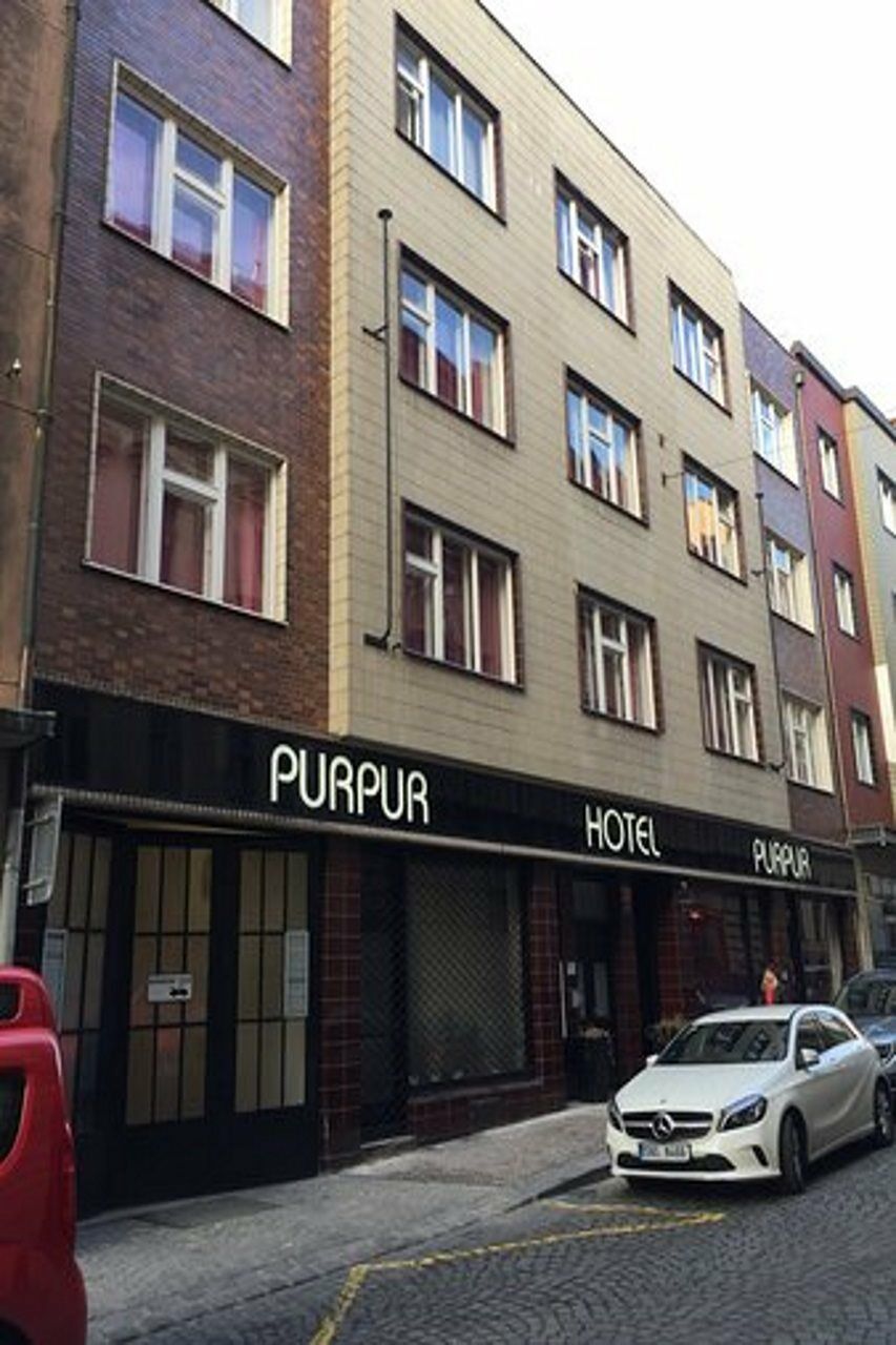 Hotel Purpur Praag Buitenkant foto